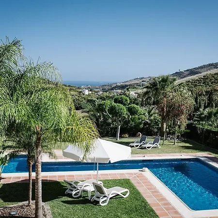 La Perla De Deluxe Bed & Breakfast