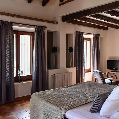 La Perla De Deluxe Bed & Breakfast 4*