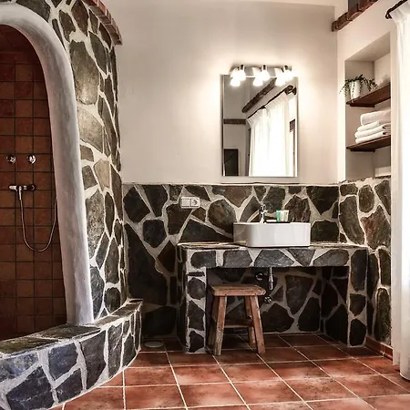 La Perla De Deluxe Bed & Breakfast 4*