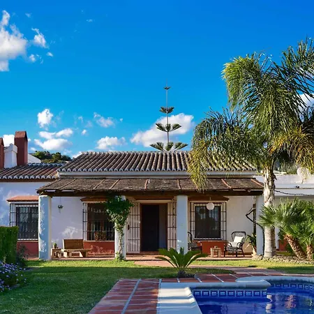 La Perla De Deluxe Bed & Breakfast