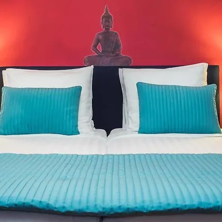 La Perla De Deluxe Bed & Breakfast